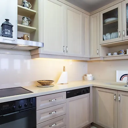 Antikleia 빌라 헐소니소스